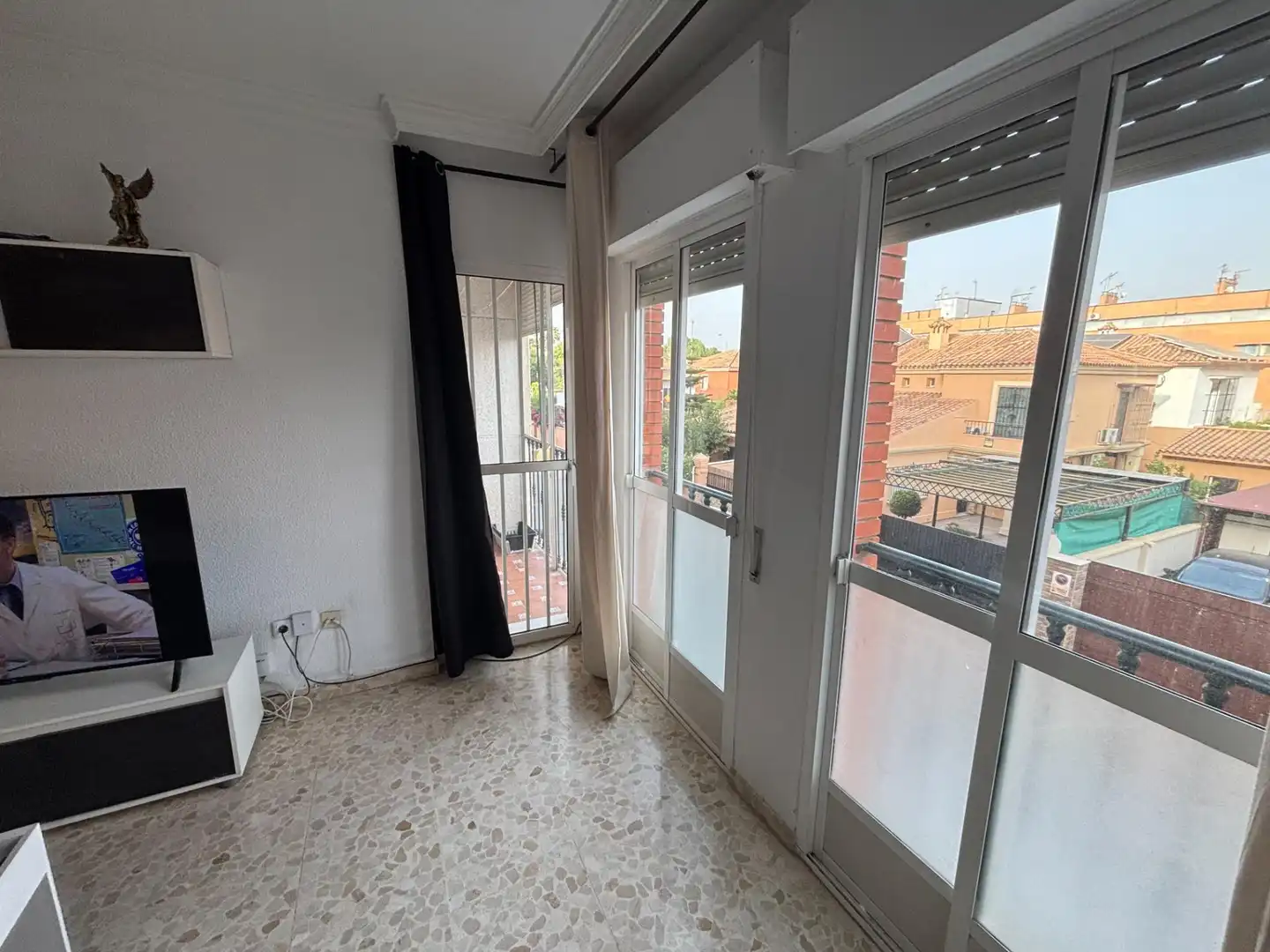 Dormitori de Pis en venda en La Rinconada amb Aire condicionat i Terrassa