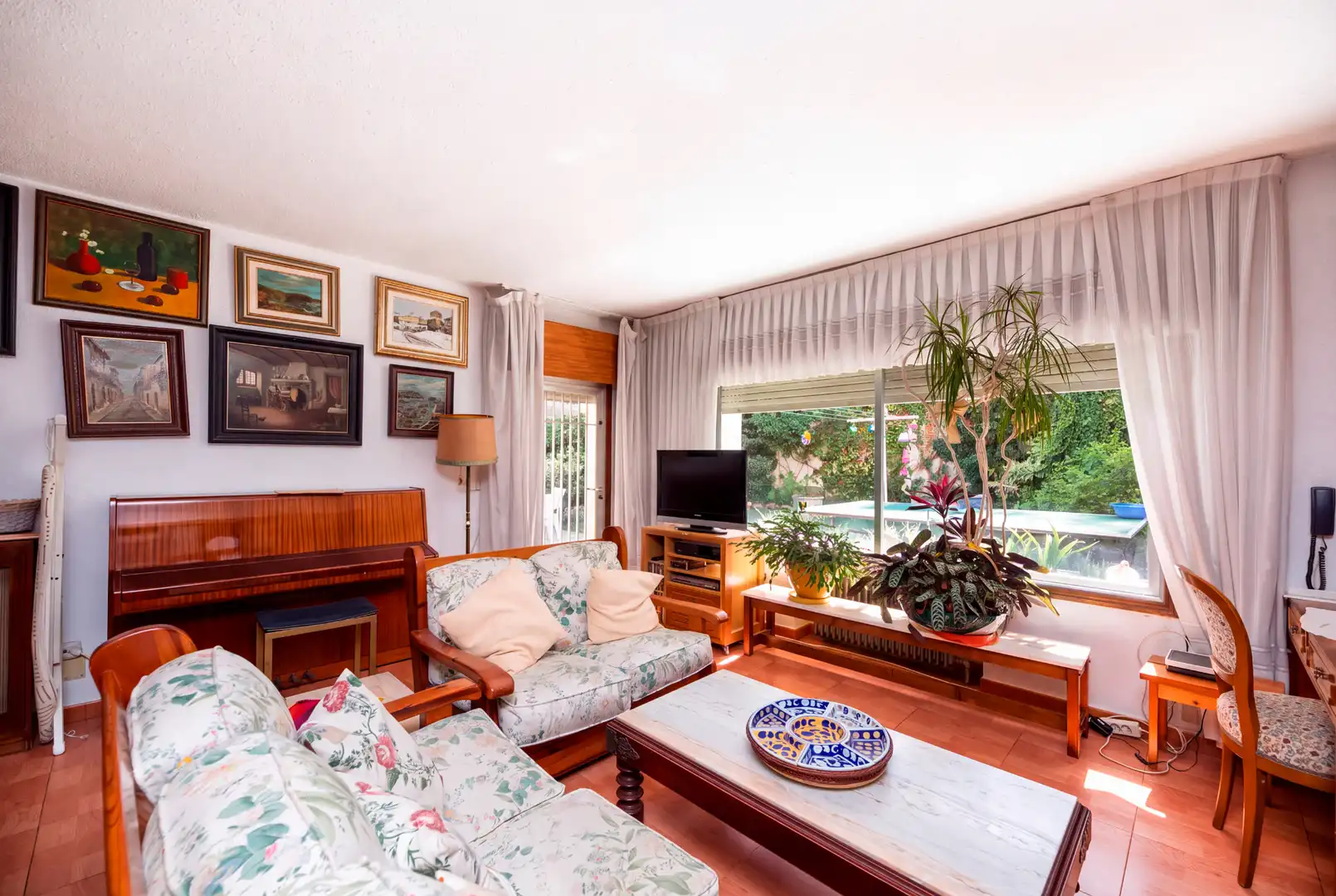 Sala de estar de Casa adosada en venta en Madrid con Calefacción, Jardín privado y Trastero