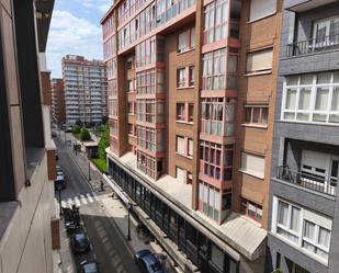 Vista exterior de Pis de lloguer en Gijón  amb Calefacció
