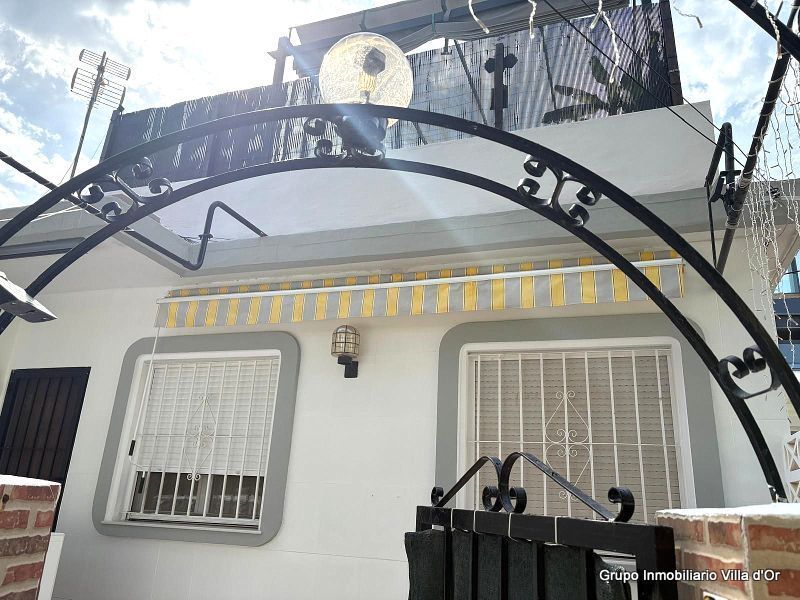 Vista exterior de Casa adosada en venda en Dénia amb Aire condicionat, Calefacció i Jardí privat