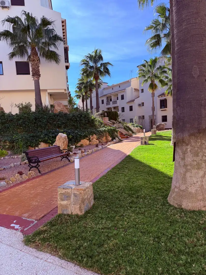 Terrassa de Apartament en venda en Orihuela amb Aire condicionat, Jardí privat i Terrassa