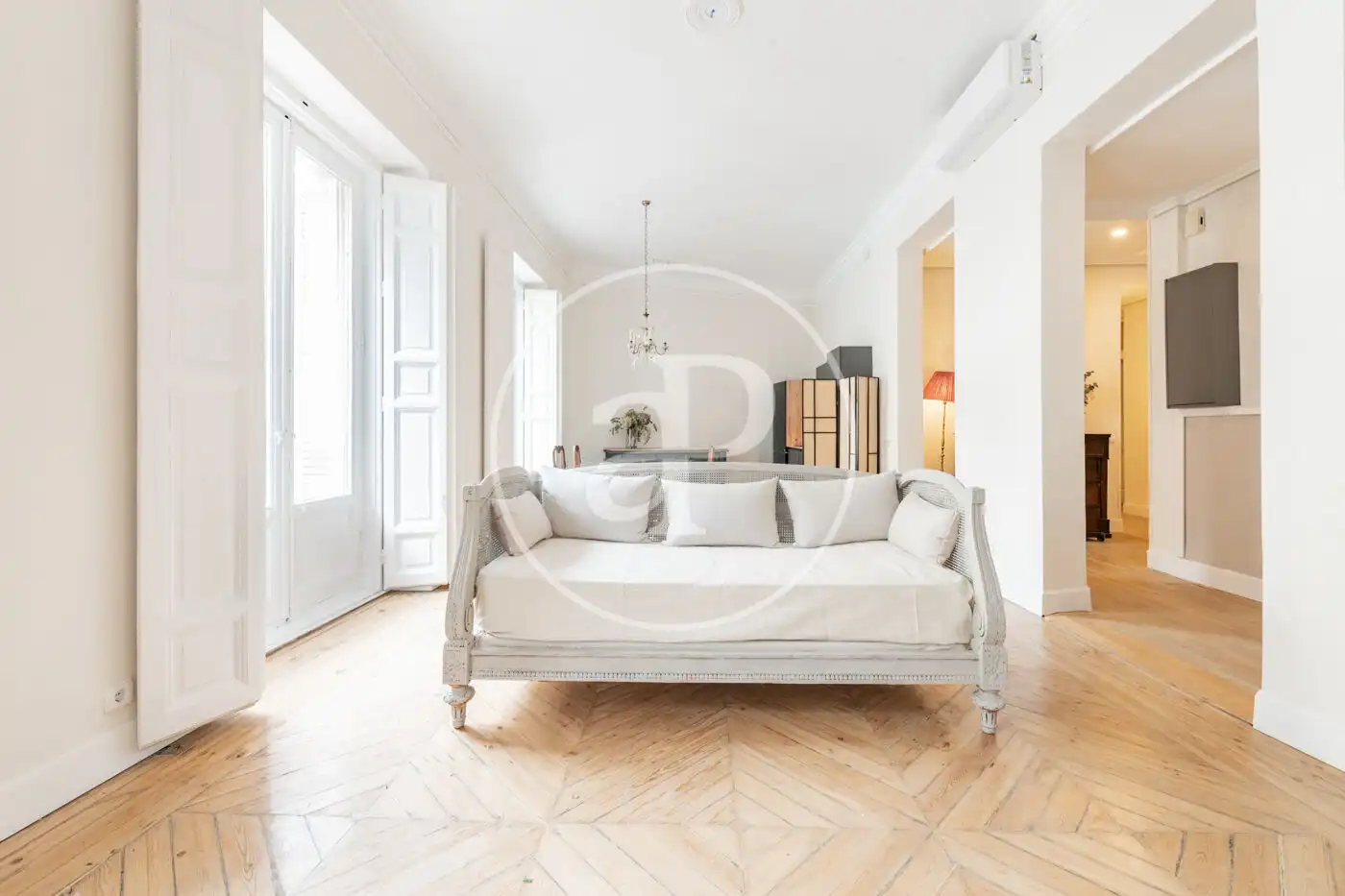 Living room of Flat for sale in Madrid  with Air Conditioner, Heating and Balcony