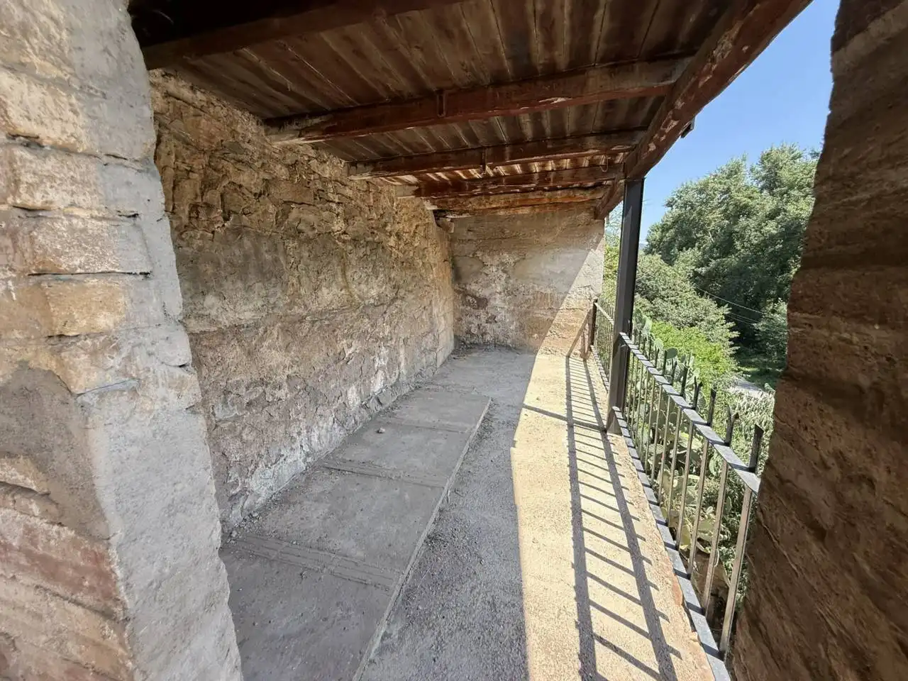 Terrasse von Country house zum Verkauf in Cardona mit Privatgarten und Terrasse