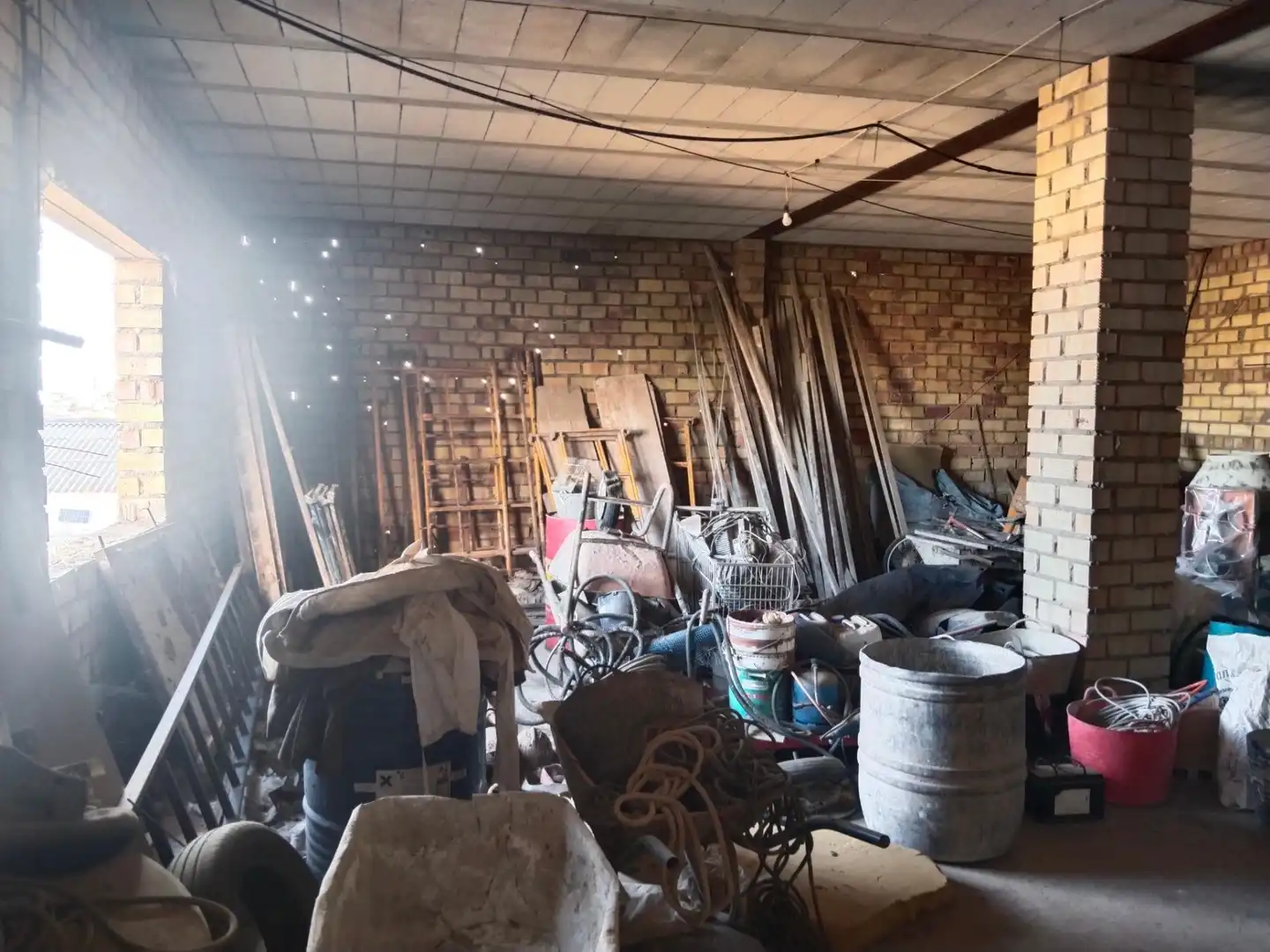 Finca rústica en venda en Gerena amb Jardí privat, Traster i Piscina