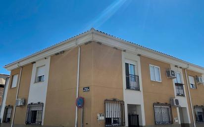 Exterior view of House or chalet for sale in Malpartida de Plasencia  with Air Conditioner, Heating and Terrace