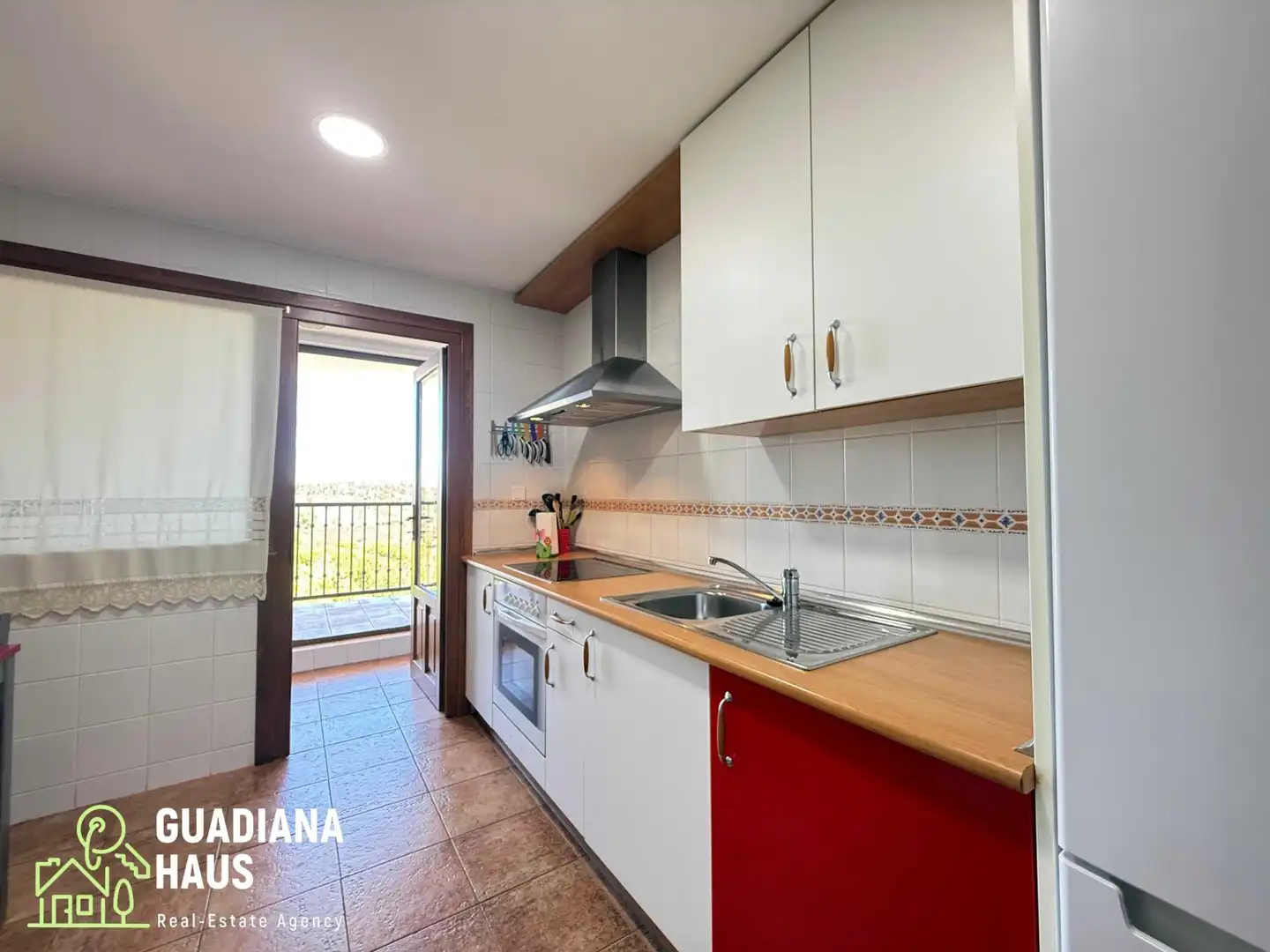 Cuina de Apartament en venda en Ayamonte amb Jardí privat, Terrassa i Piscina comunitària