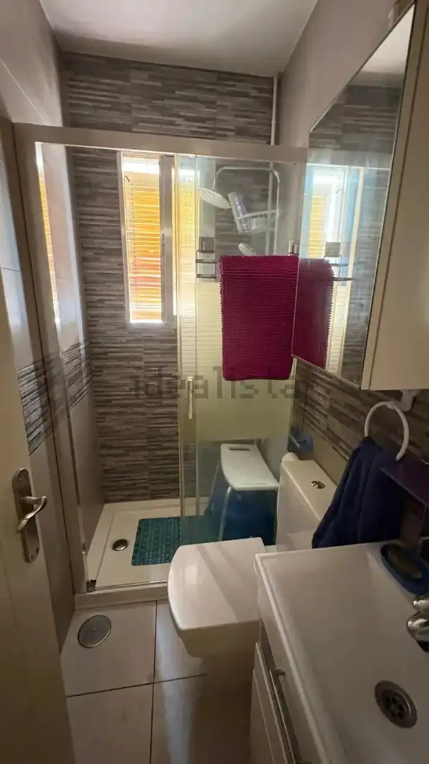 Bathroom of Flat for sale in Madrid  with Air Conditioner, Heating and Parquet flooring
