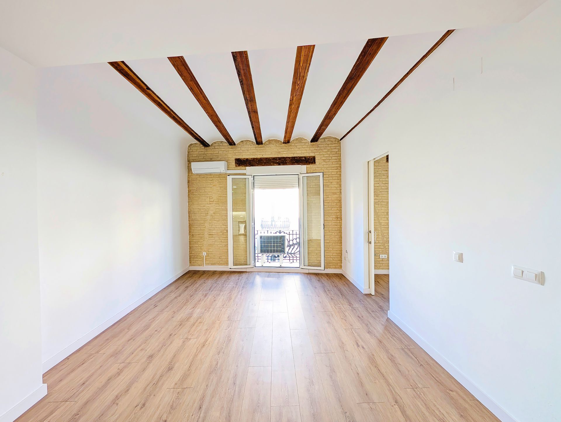 Bedroom of Flat to rent in  Valencia Capital  with Air Conditioner, Heating and Parquet flooring