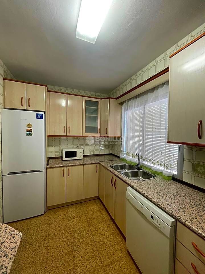Kitchen of Flat to share in  Teruel Capital  with Heating and Furnished
