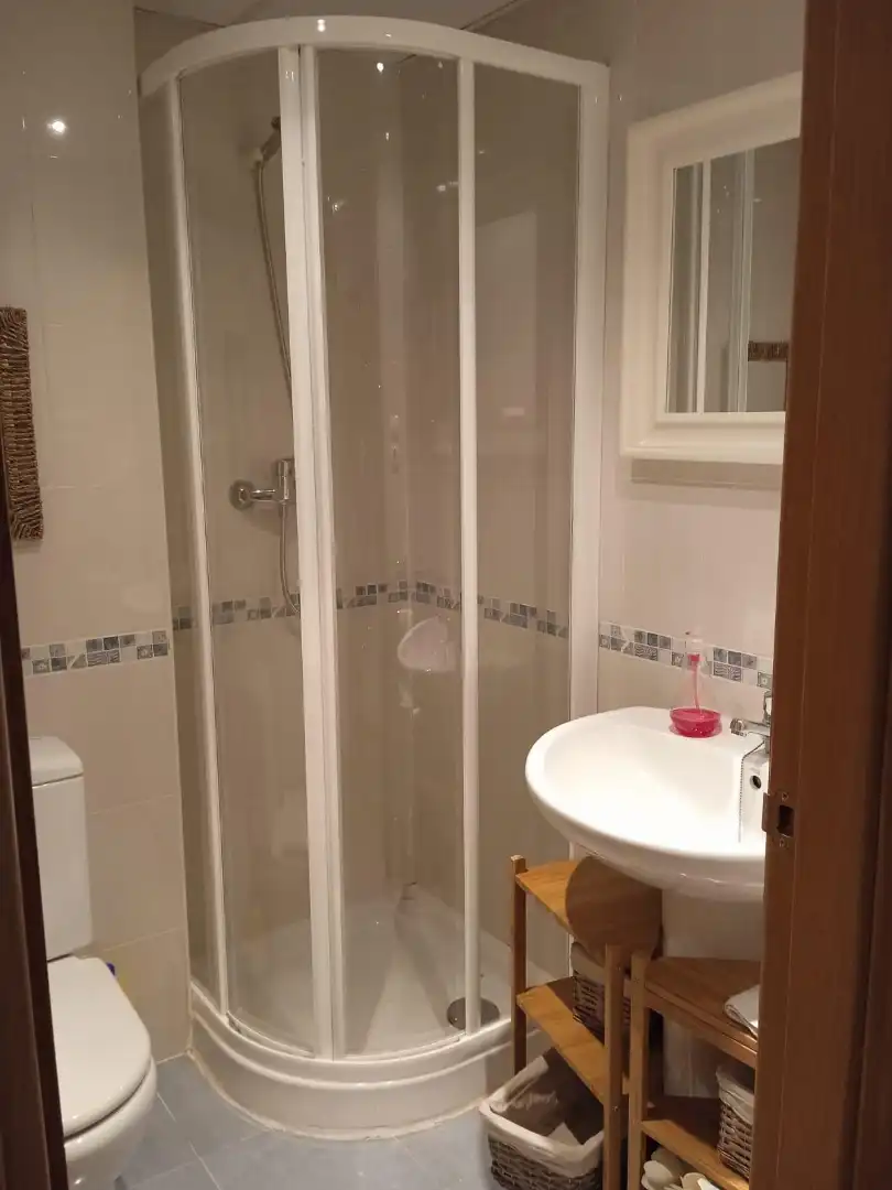 Baño de Piso de alquiler en Zaragoza con Calefacción, Amueblado y Horno