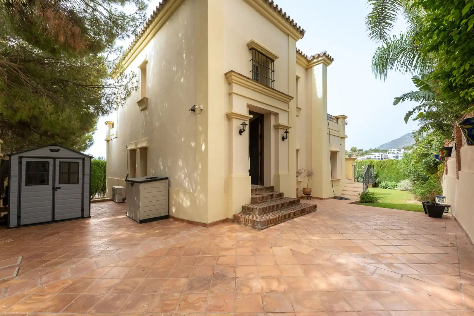 Vista exterior de Casa o chalet en venta en Mijas con Aire acondicionado, Jardín privado y Terraza