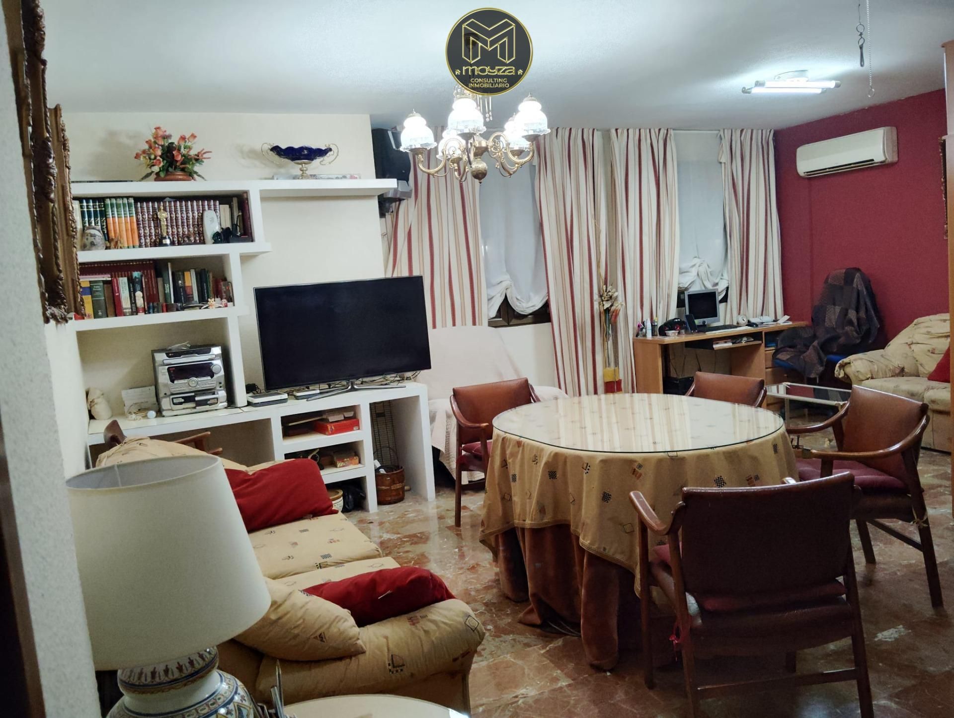 Sala d'estar de Planta baixa en venda en  Jaén Capital amb Aire condicionat, Terrassa i Moblat