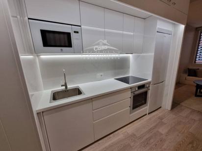 Kitchen of Flat to rent in  Barcelona Capital  with Air Conditioner, Parquet flooring and Oven