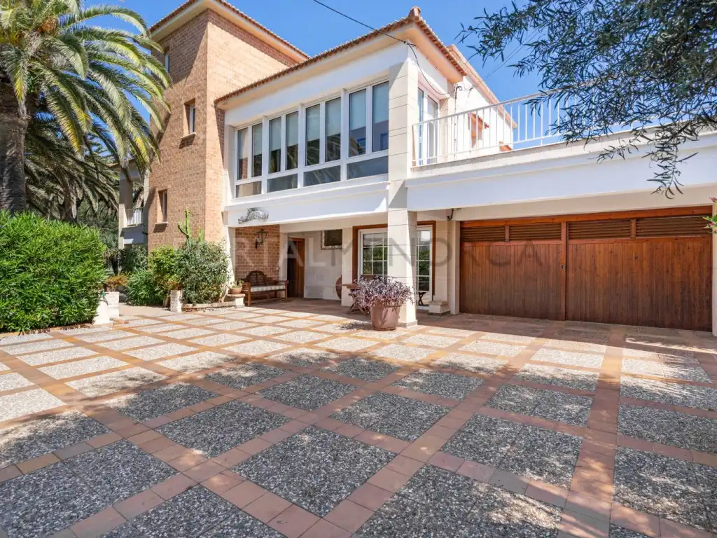 Vista exterior de Casa o xalet en venda en Ciutadella de Menorca