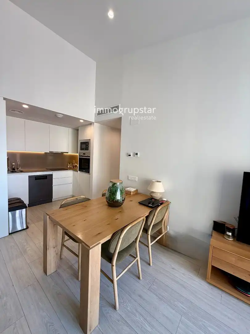 Attic for sale in Santiago, 22, Eixample Sud – Migdia
