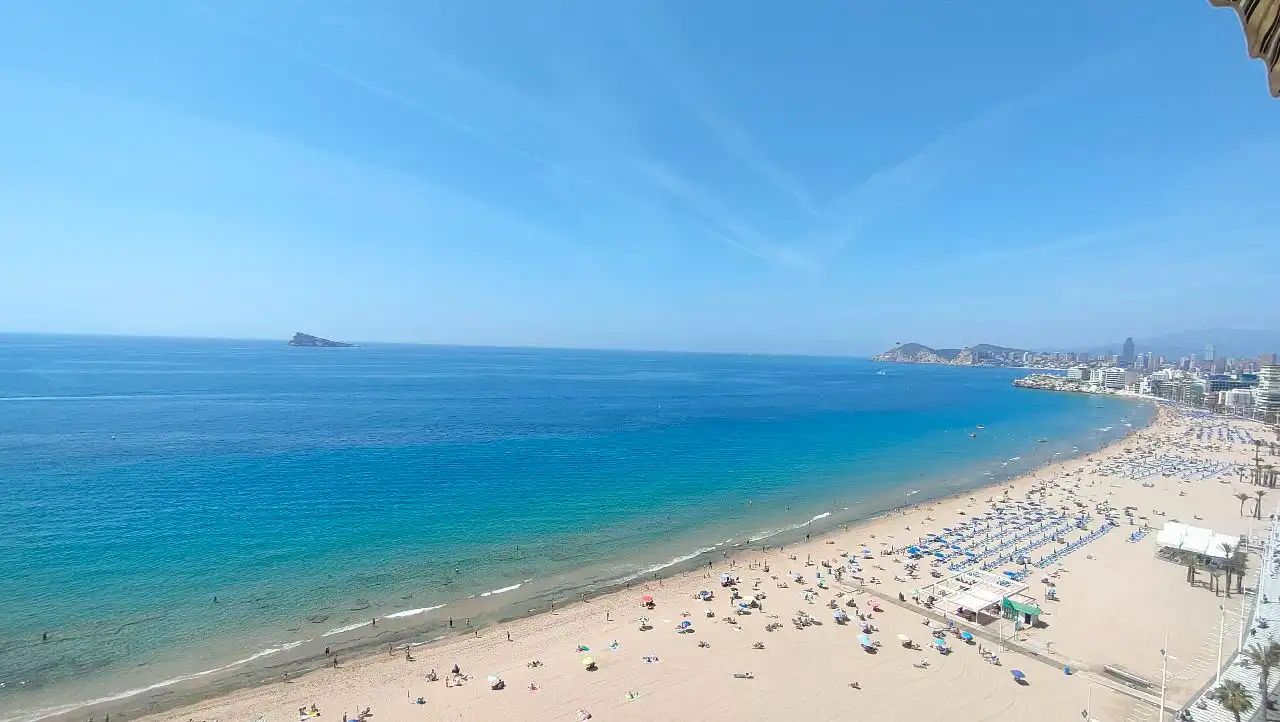 Vista exterior de Apartamento en venta en Benidorm con Aire acondicionado, Amueblado y Piscina comunitaria