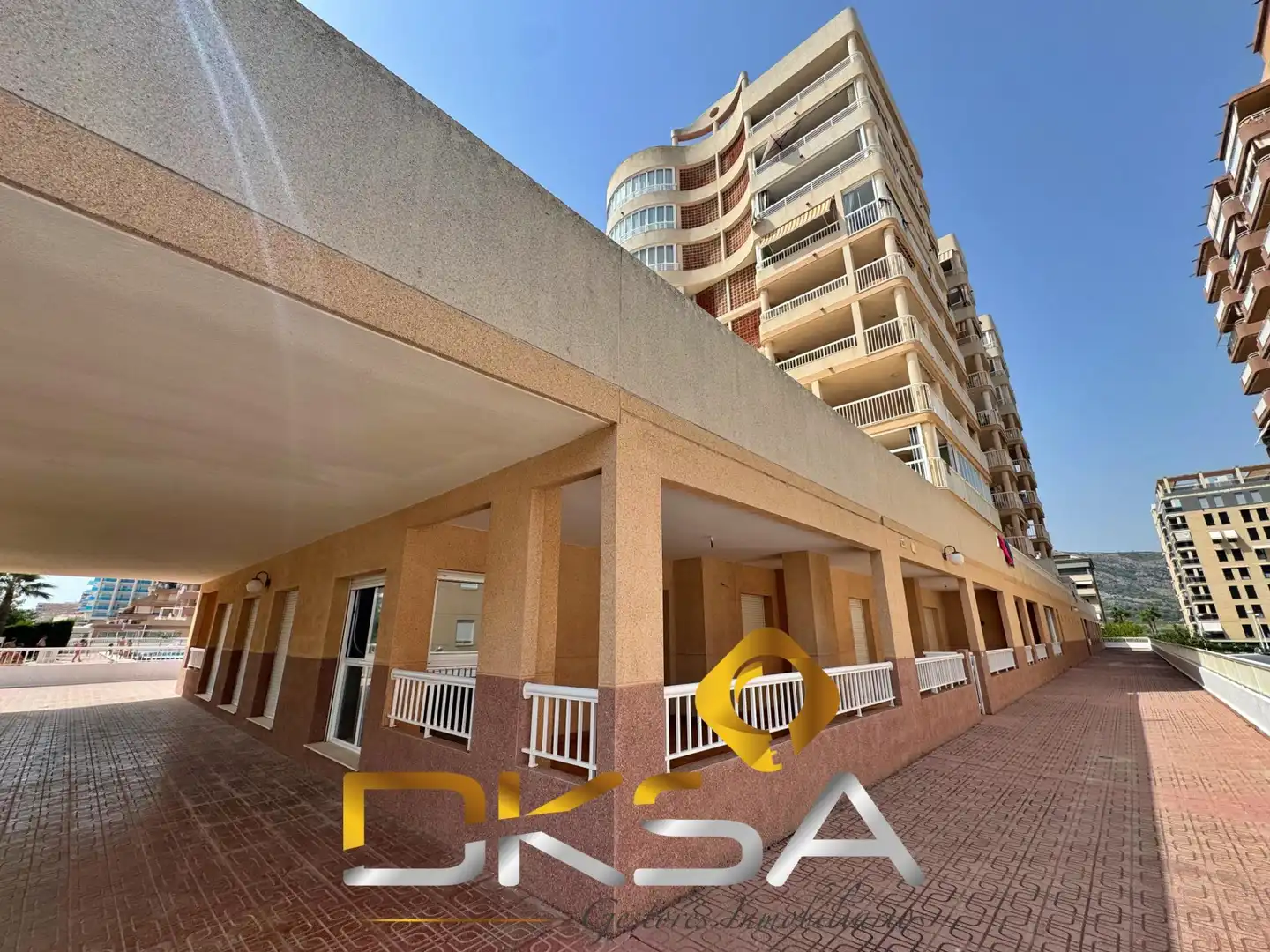 Vista exterior de Planta baixa en venda en Oropesa del Mar / Orpesa amb Jardí privat, Terrassa i Piscina comunitària