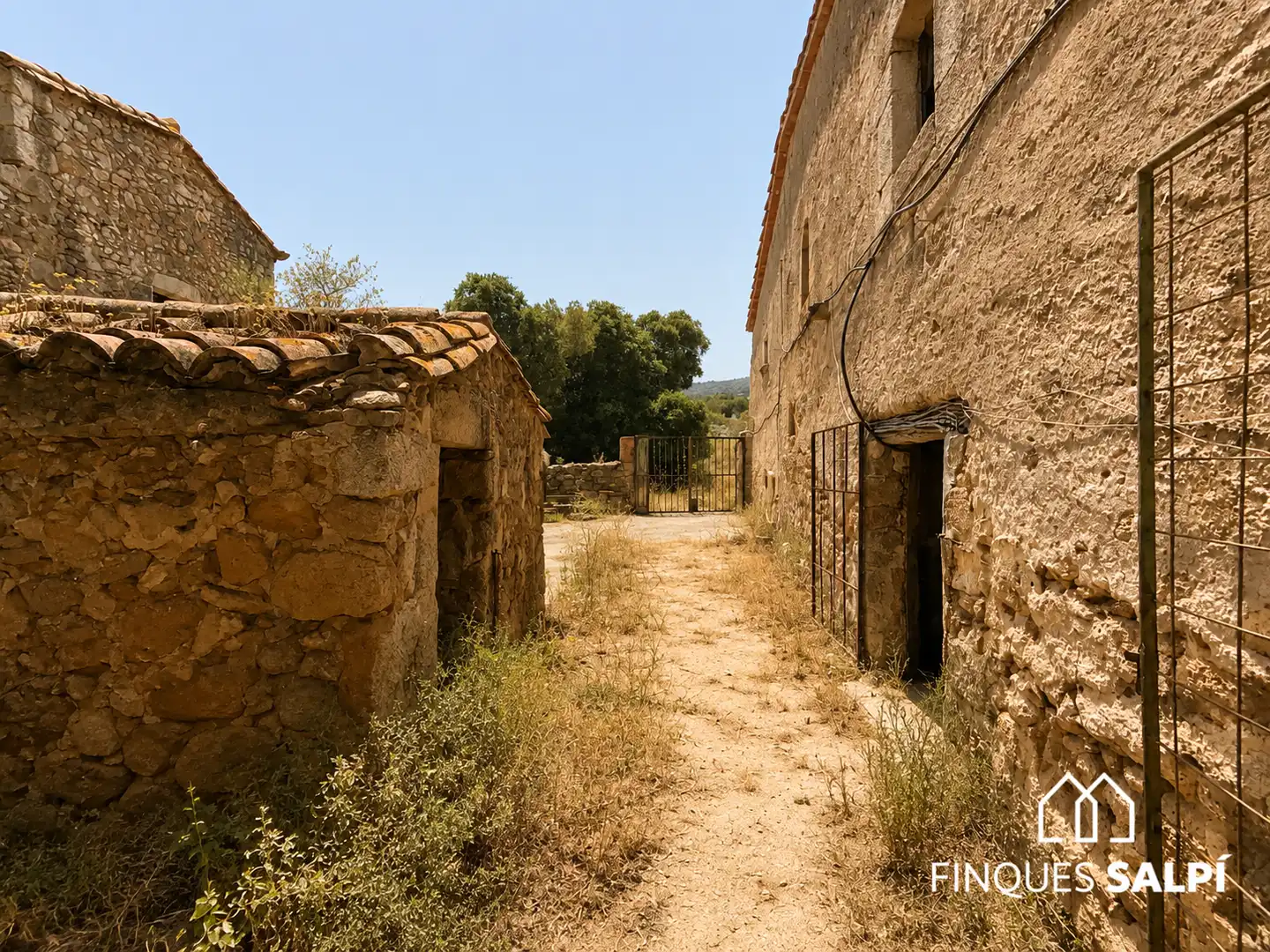 Vista exterior de Finca rústica en venda en Santa Cristina d'Aro amb Jardí privat