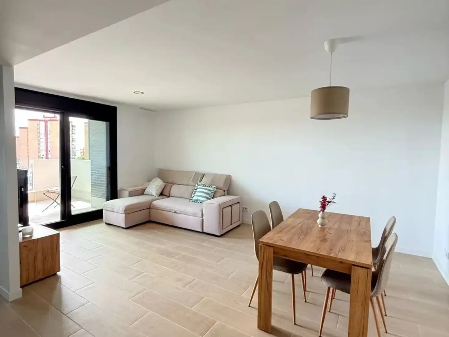 Sala de estar de Piso de alquiler en El Campello con Aire acondicionado, Calefacción y Piscina