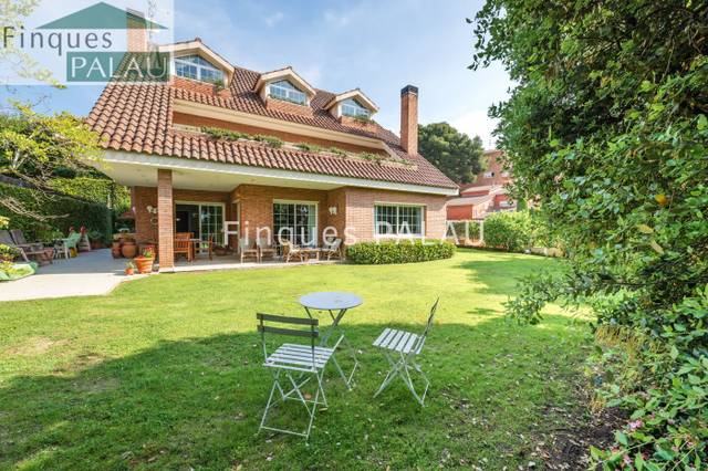 Casa-chalet en Venta en La Plana - Bellsoleig