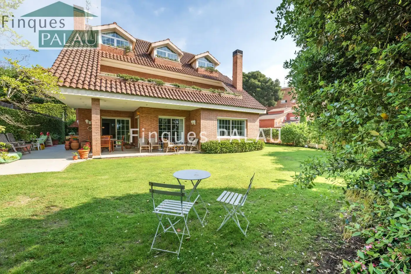 Jardí de Casa o xalet en venda en Sant Just Desvern amb Aire condicionat, Calefacció i Jardí privat