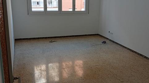 Foto 2 de Pis de lloguer a Avinguda D'alfons XIII, Llefià, Barcelona