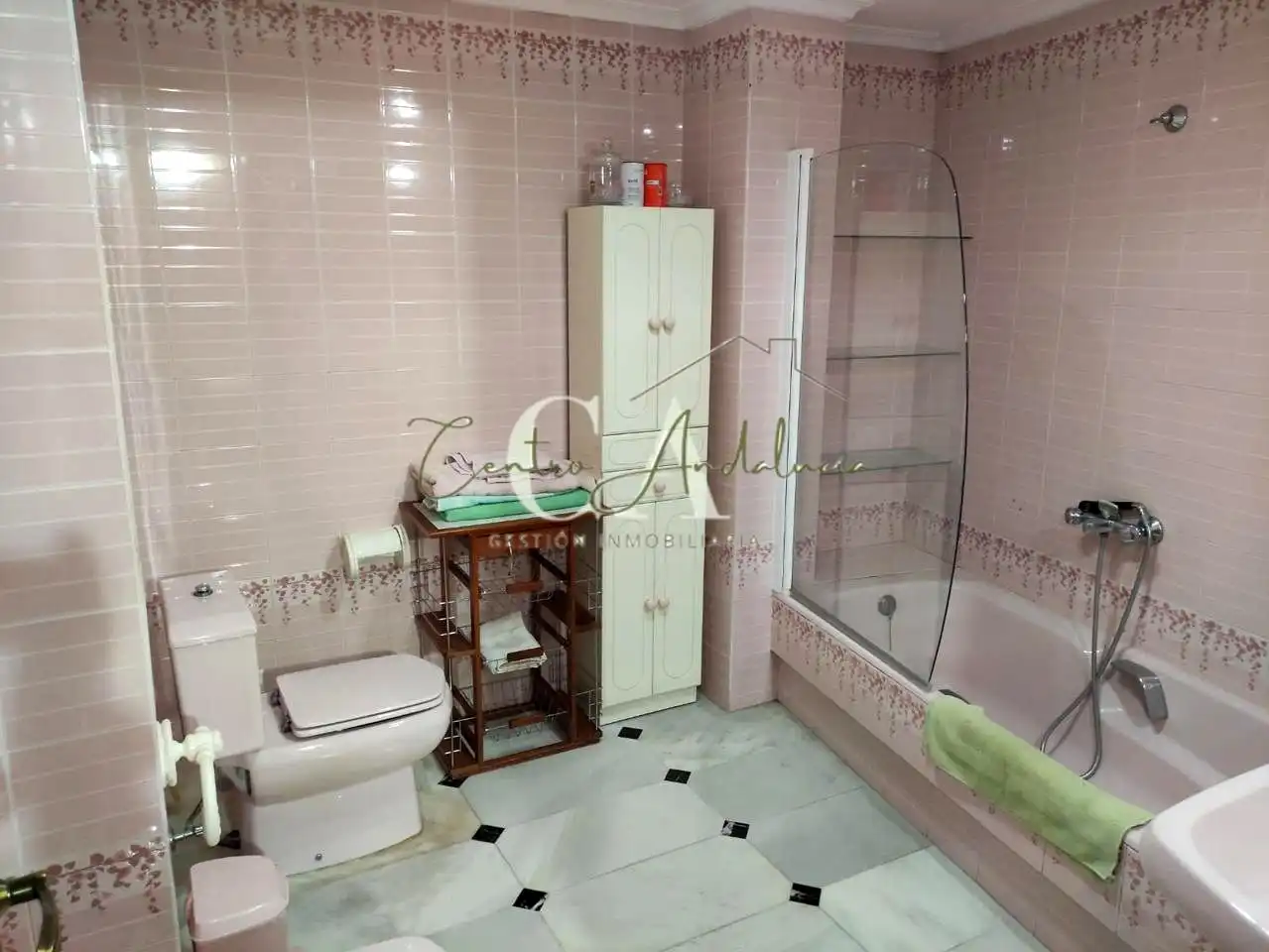Bathroom of Flat for sale in Cabra