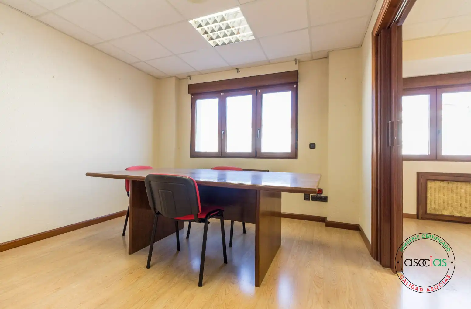 Büro zum Verkauf in Avilés mit Heizung