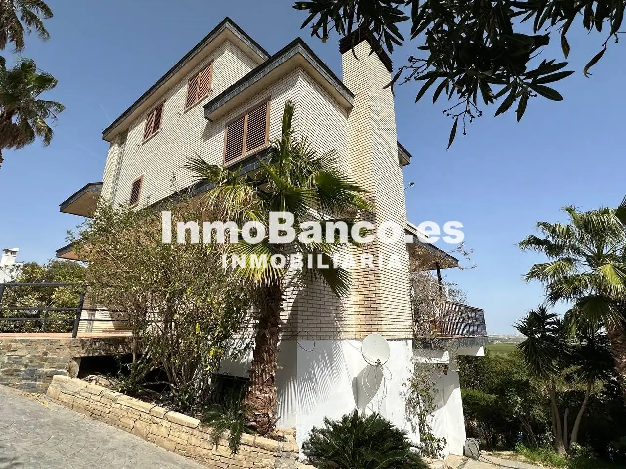 Vista exterior de Casa o chalet de alquiler en Chiva con Aire acondicionado, Calefacción y Jardín privado
