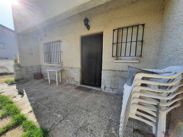 Casa adosada en Venta en Hormigos
