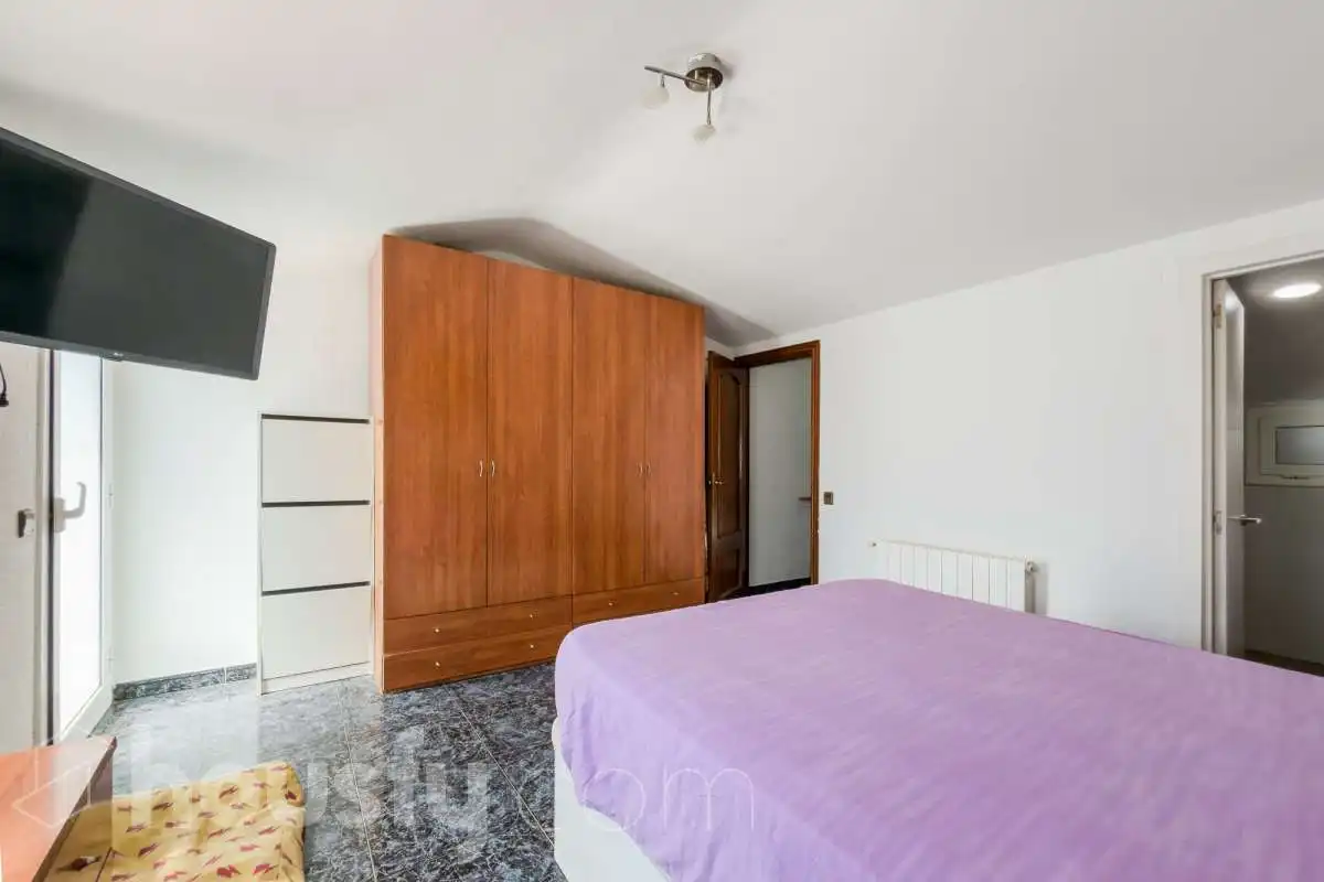 Bedroom of Houses for sale in Badalona  with Air Conditioner, Heating and Terrace