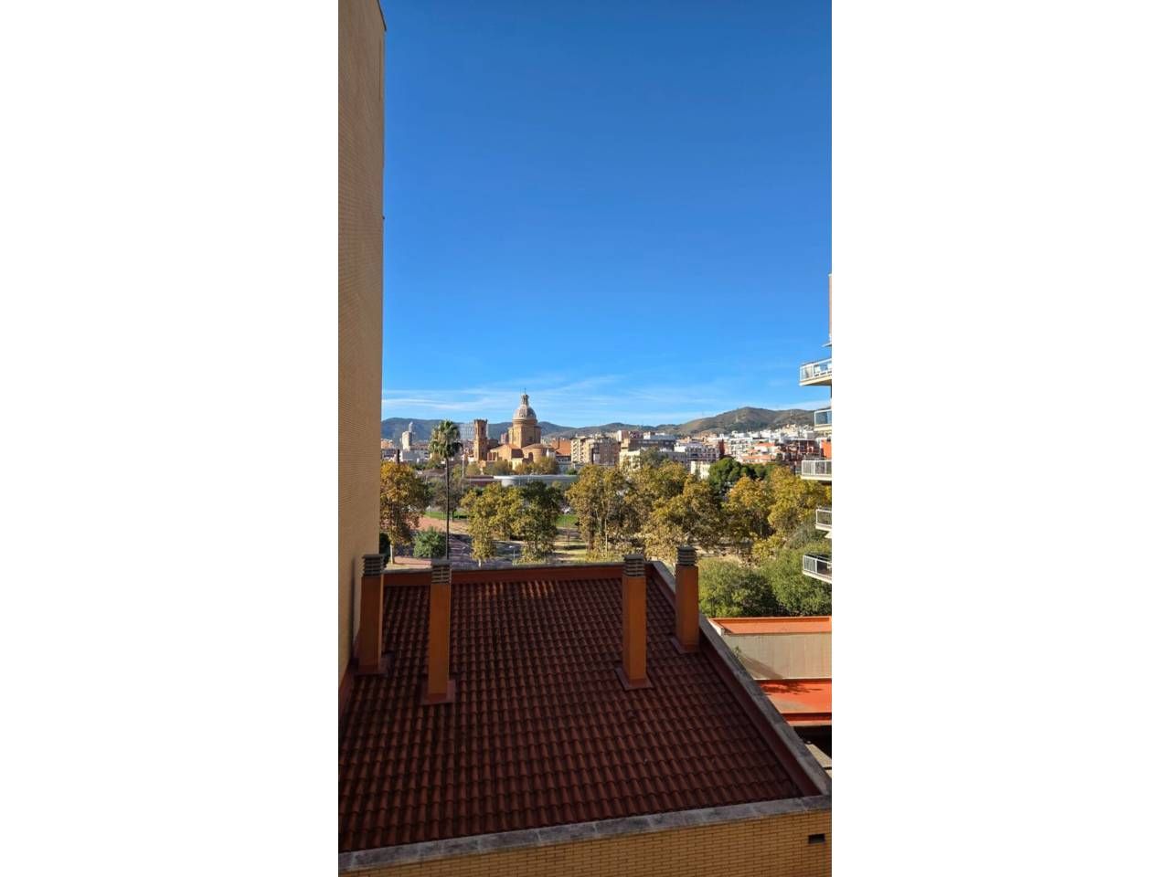 Exterior view of Flat for sale in  Barcelona Capital  with Air Conditioner, Heating and Terrace