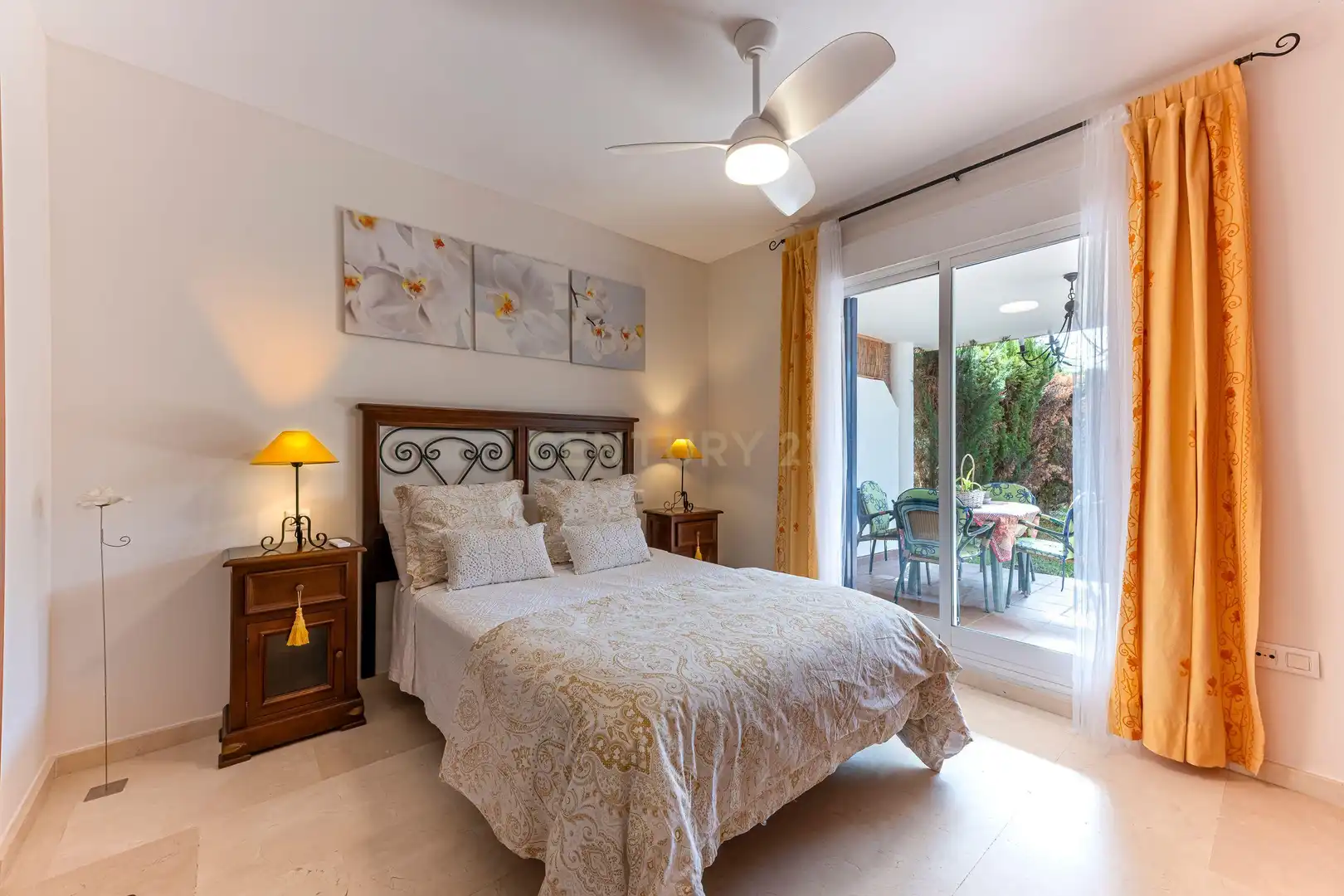 Dormitori de Pis de lloguer en Marbella amb Aire condicionat, Jardí privat i Piscina comunitària