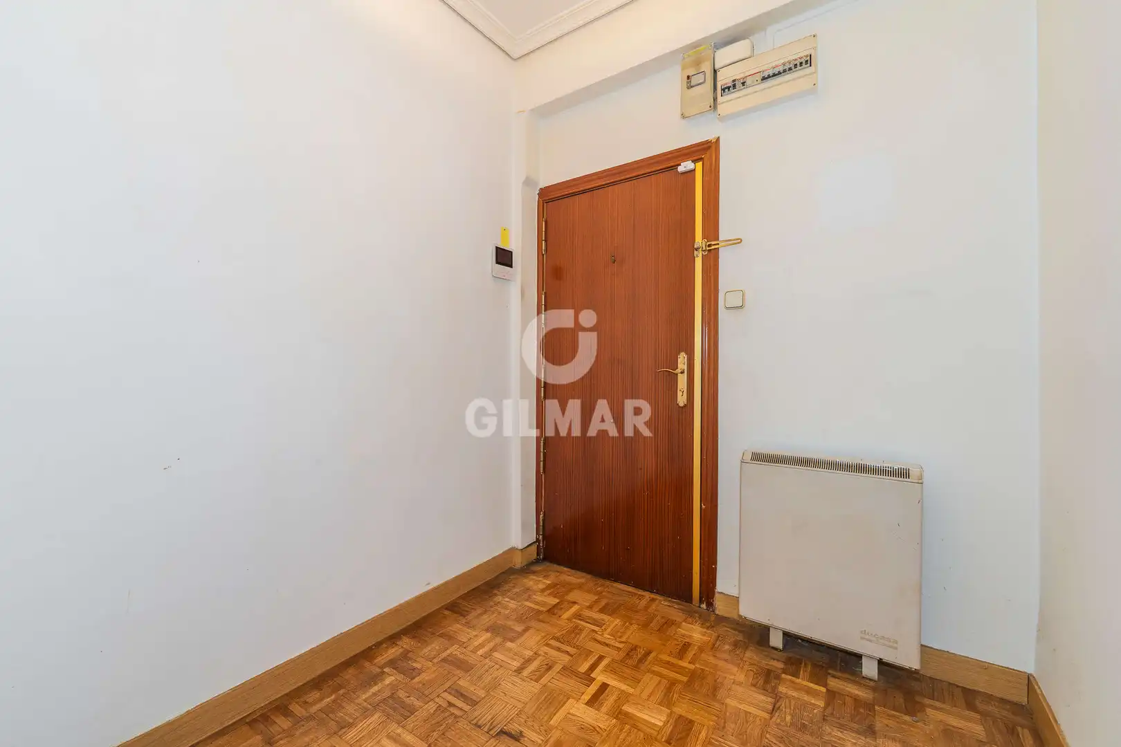 Schlafzimmer von Wohnung zum Verkauf in Madrid mit Heizung und Balkon