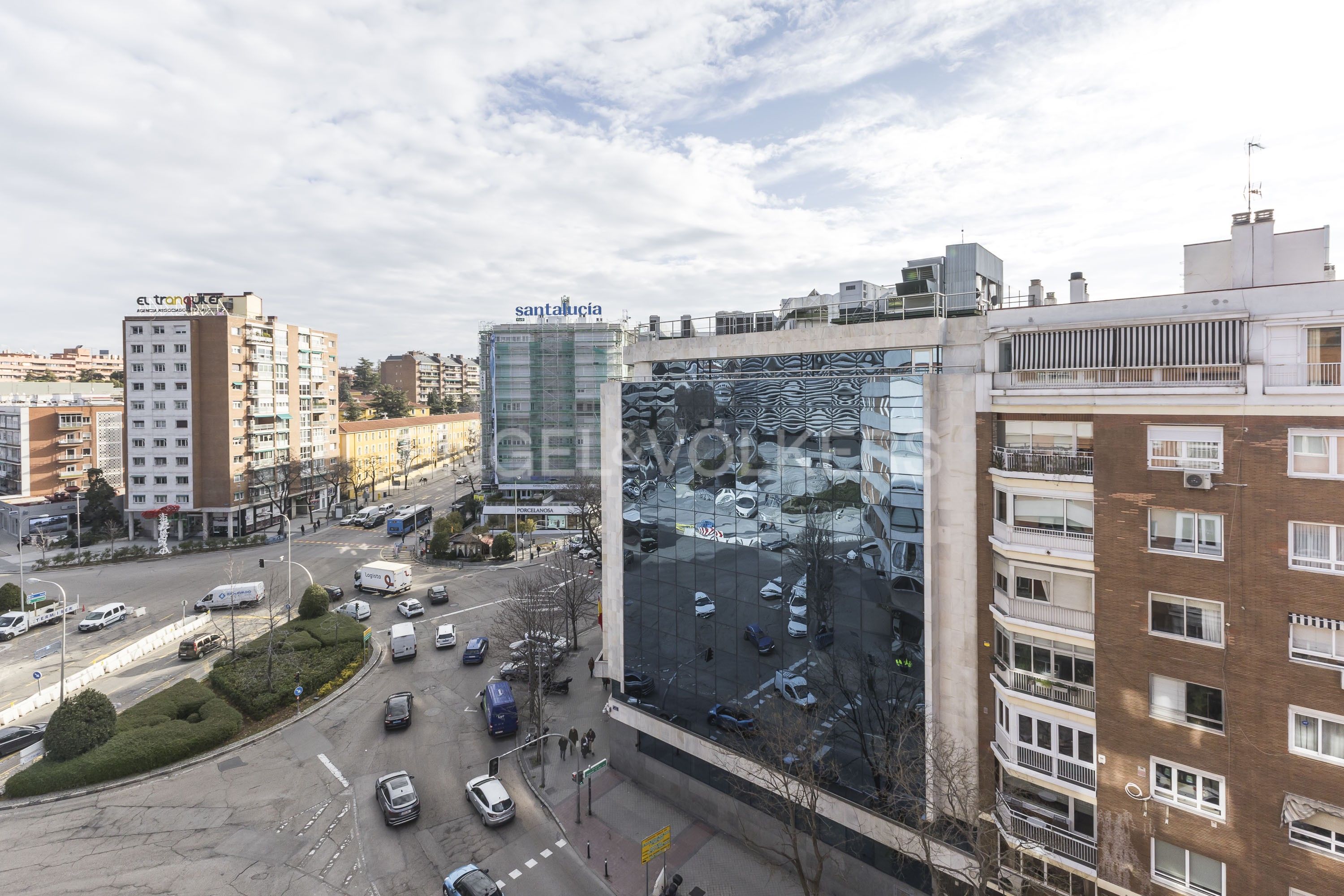 Exterior view of Apartment for sale in  Madrid Capital  with Air Conditioner, Heating and Balcony