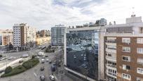 Vista exterior de Apartament en venda en  Madrid Capital amb Aire condicionat, Calefacció i Balcó
