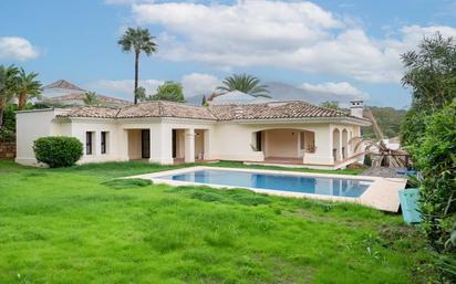 Vista exterior de Casa o xalet en venda en Marbella amb Aire condicionat, Calefacció i Terrassa