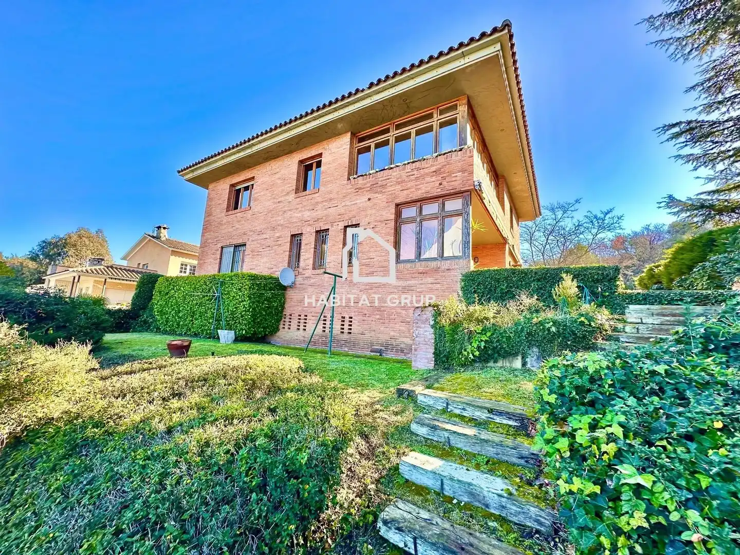 Vista exterior de Casa o xalet en venda en Girona amb Calefacció, Jardí privat i Traster