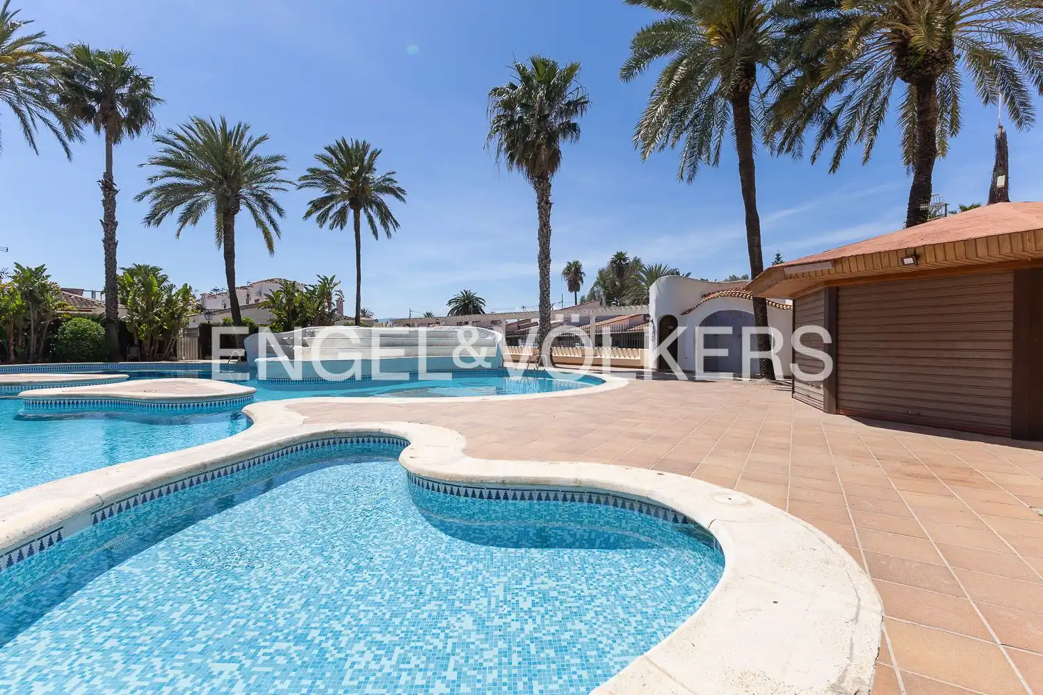 Piscina de Ático en venta en Dénia con Aire acondicionado, Calefacción y Jardín privado