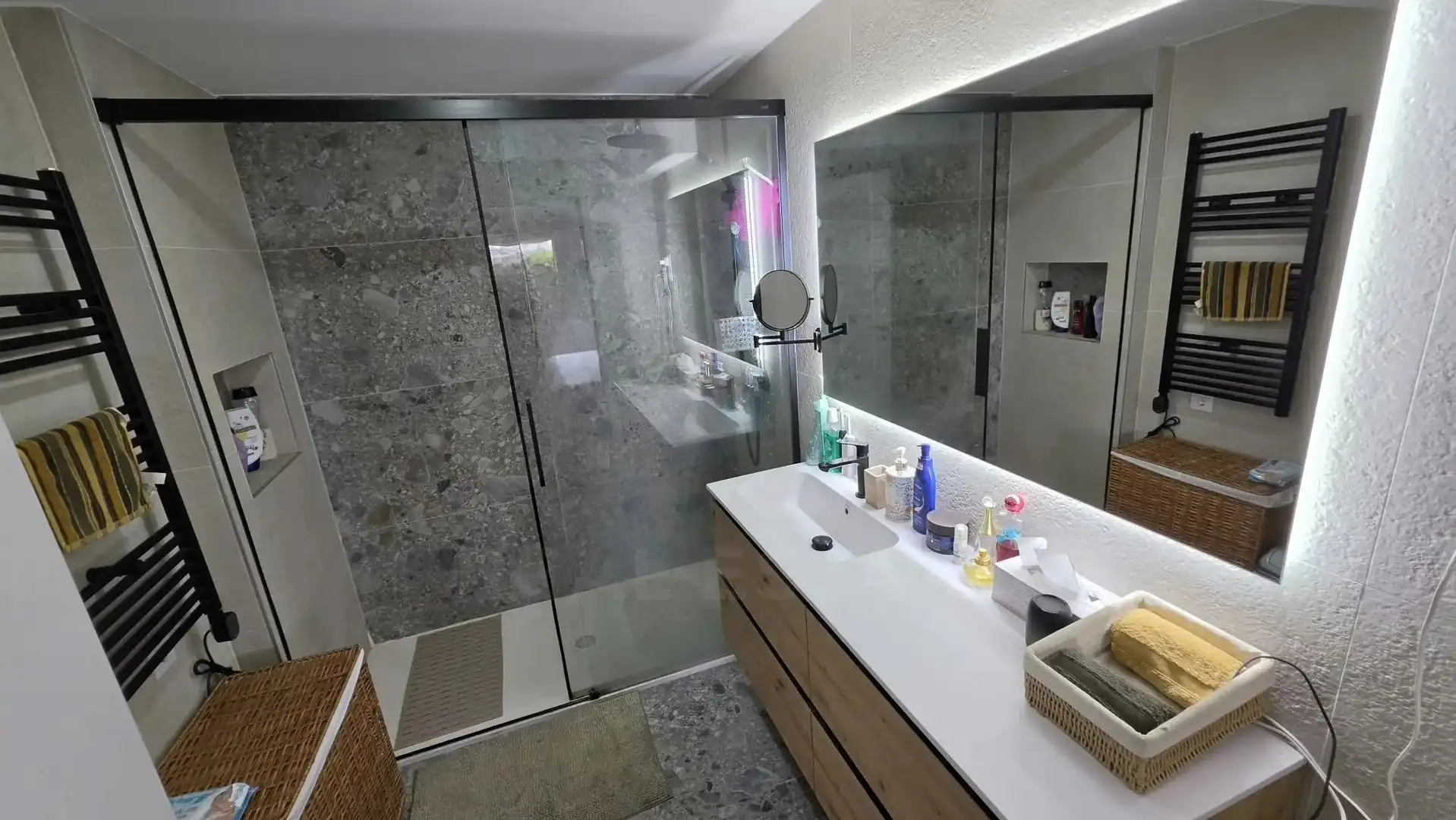 Badezimmer von Wohnung zur Miete in Fuencarral - El Pardo