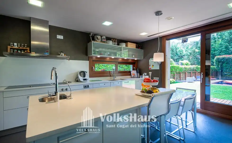 Küche von Haus oder Chalet zum Verkauf in Sant Cugat del Vallès mit Klimaanlage, Heizung und Privatgarten