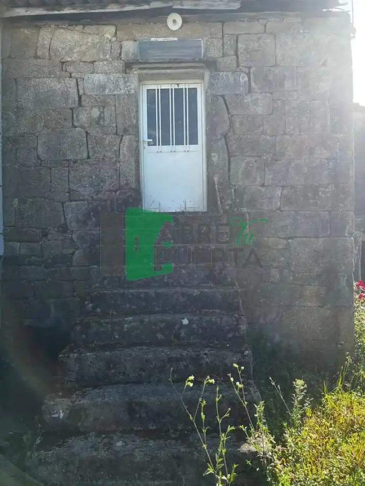 Chalet con jardín en venta en A Peroxa