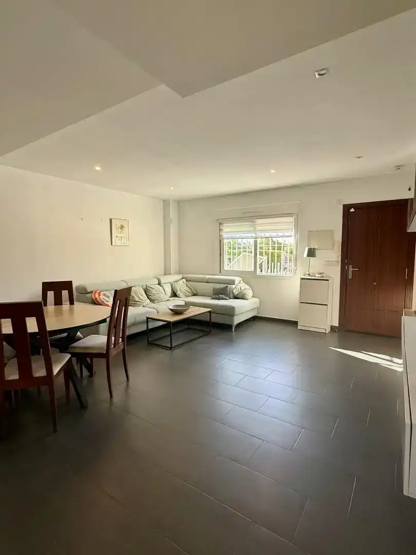 Sala d'estar de Casa o xalet en venda en Torrevieja amb Aire condicionat, Piscina i Balcó