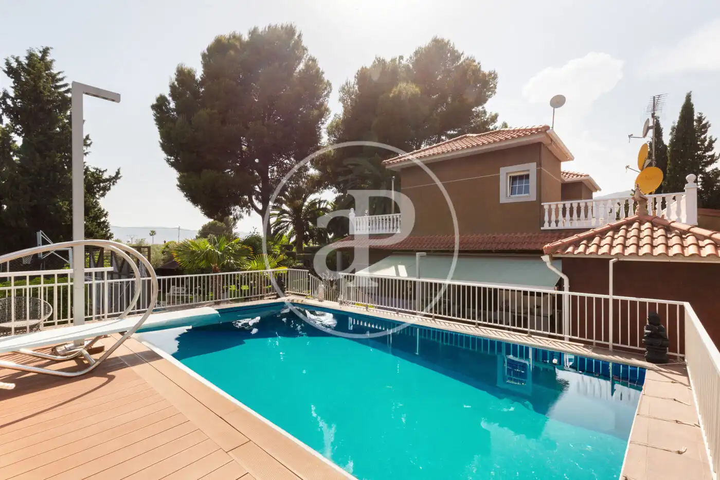 Piscina de Casa o chalet en venta en Elda con Aire acondicionado, Calefacción y Jardín privado
