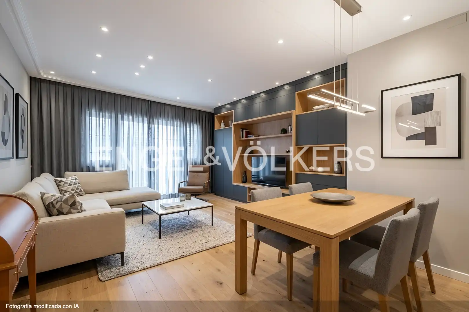 Sala d'estar de Casa adosada en venda en Sant Boi de Llobregat amb Aire condicionat, Calefacció i Jardí privat