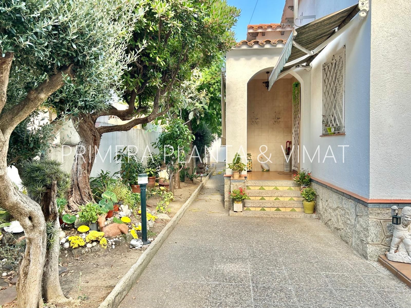 Vista exterior de Casa o chalet en venta en Mataró con Calefacción, Jardín privado y Terraza