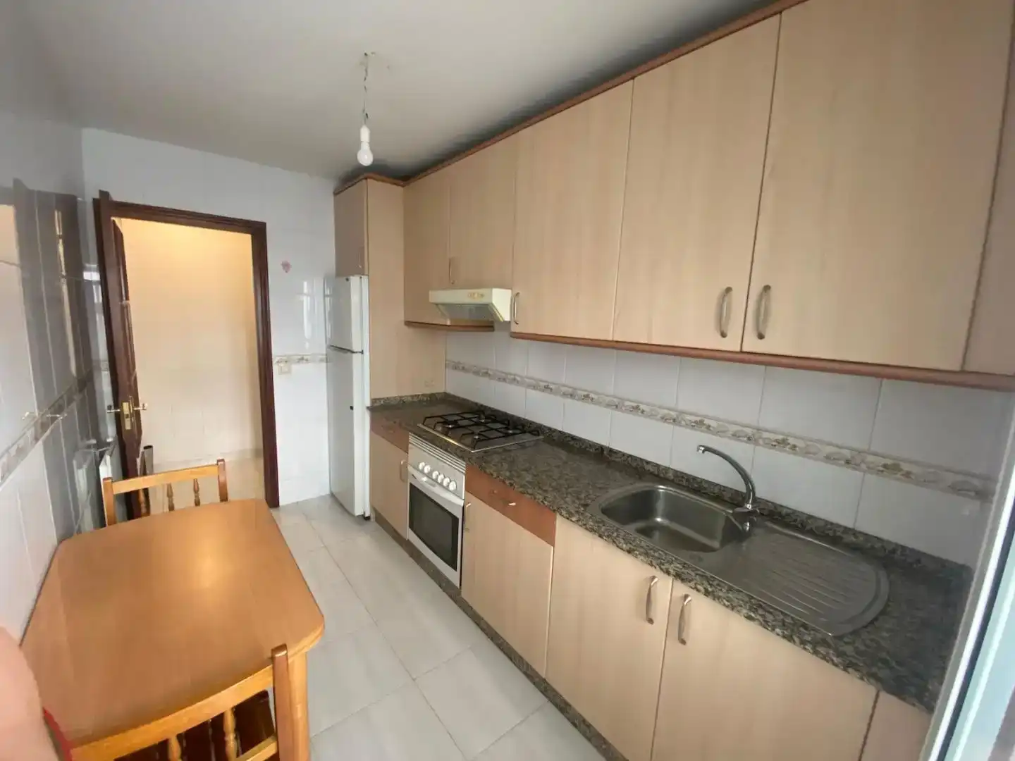Cuina de Pis en venda en Oroso amb Parquet, Traster i Moblat