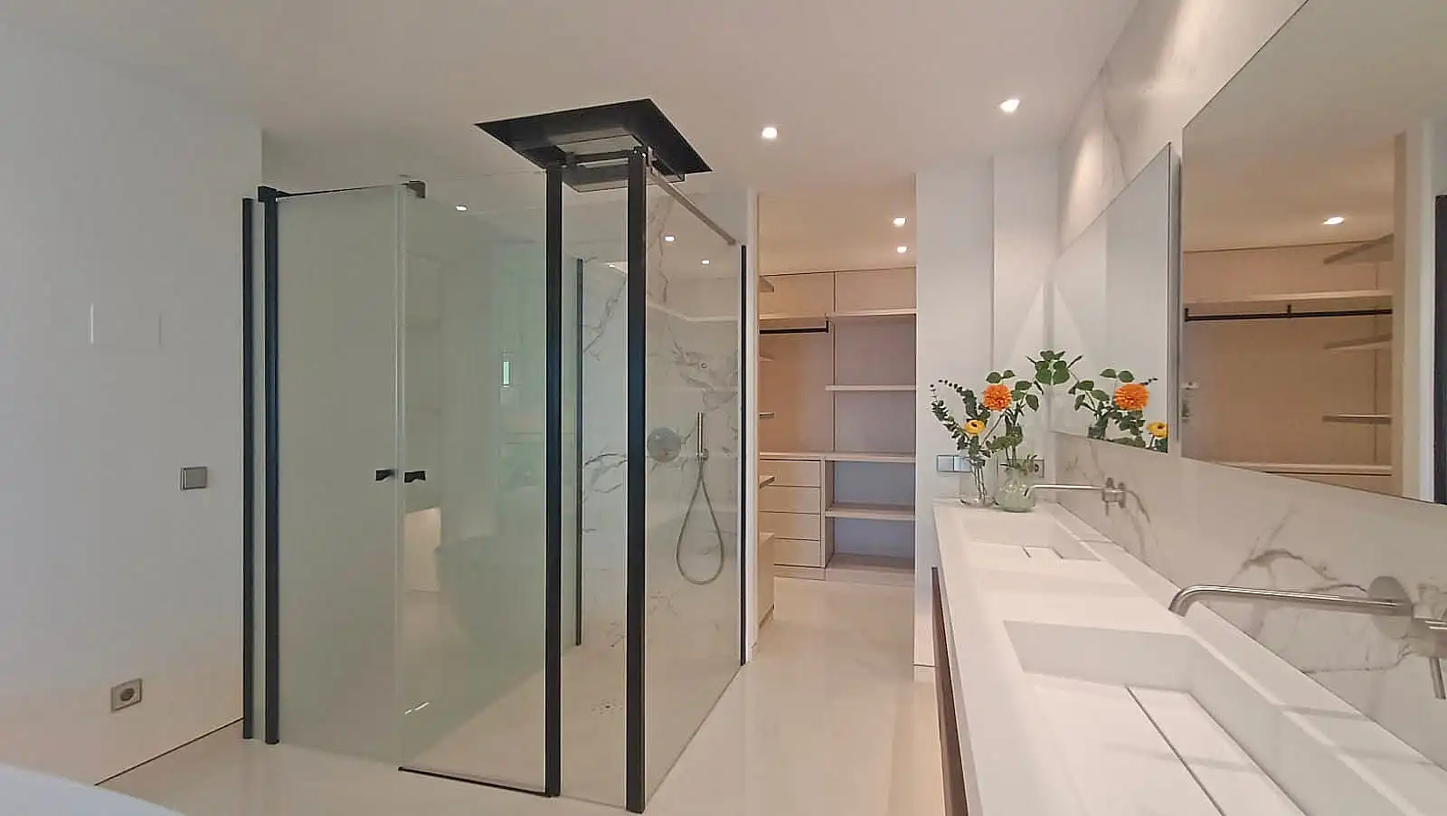 Baño de Apartamento en venta en Marbella con Aire acondicionado, Calefacción y Terraza