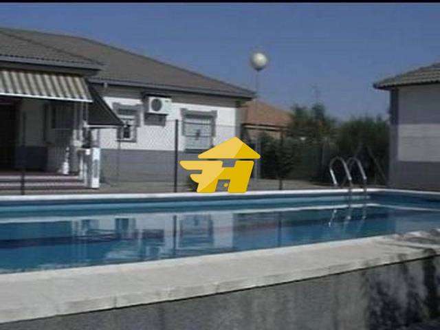 Casa-chalet en Alquiler en Avenida Principal en El Higuerón