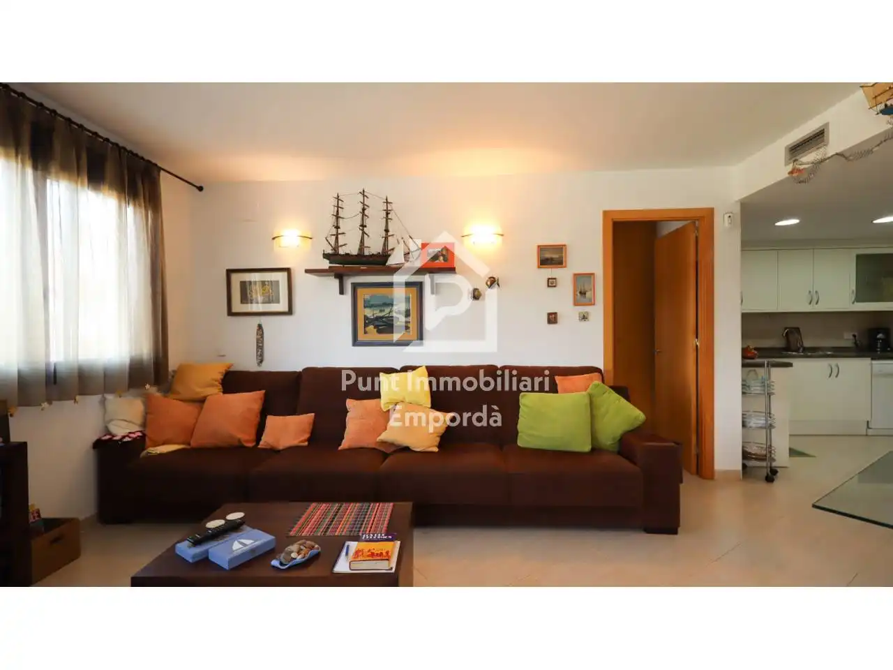 Living room of Flat for sale in Llançà  with Air Conditioner, Heating and Terrace